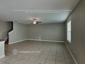 1576 Blue Rose Dr in Ruskin, FL - Foto de edificio - Building Photo