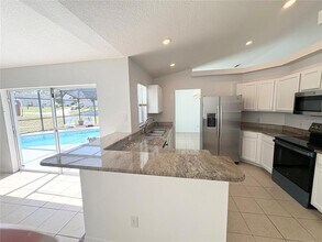 5647 Hamlin Close Rd in Davenport, FL - Building Photo - Building Photo