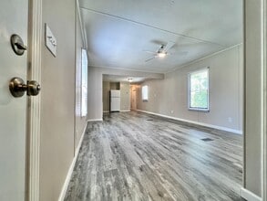 109 S Alena Ct in Hampstead, NC - Building Photo - Building Photo