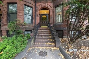 463 Commonwealth Ave in Boston, MA - Building Photo
