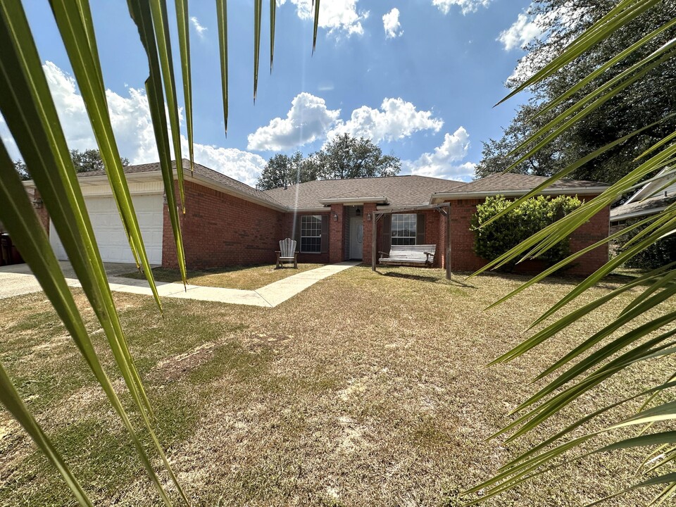 713 Riva Ridge Dr in Crestview, FL - Building Photo