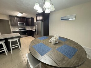 4717 Holladay Rd in Virginia Beach, VA - Building Photo - Building Photo