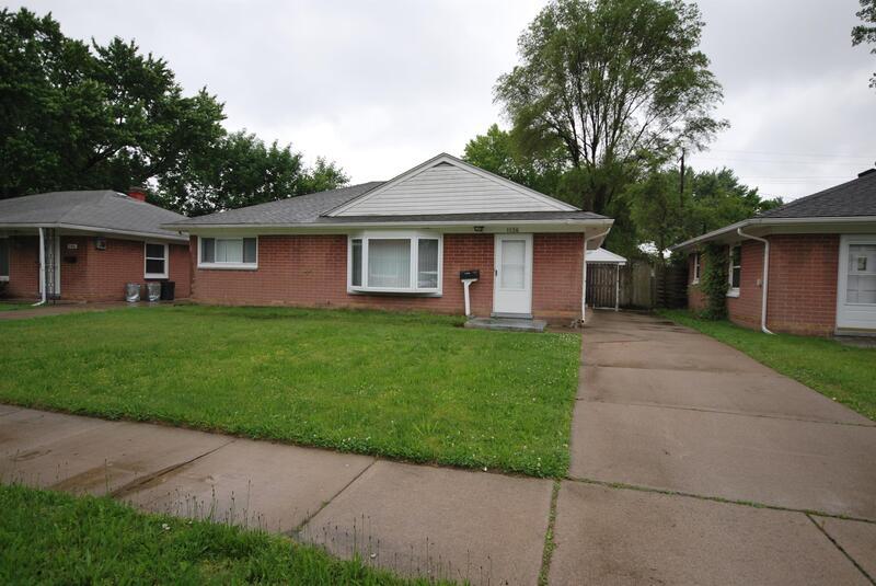 1136 E Barrett Ave in Madison Heights, MI - Building Photo