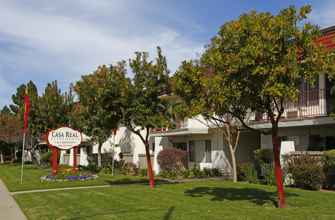 Casa Real Apartments in San Jose, CA - Building Photo