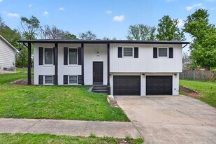 3200 Schaffner Dr in St. Charles, MO - Building Photo