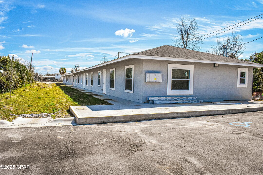 528 Kraft Ave in Panama City, FL - Foto de edificio