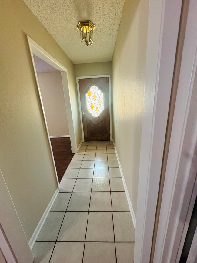 115 Fairview Dr in Longview, TX - Foto de edificio - Building Photo