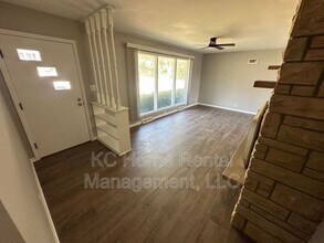 4901 N Flora Ave in Kansas City, MO - Building Photo - Building Photo