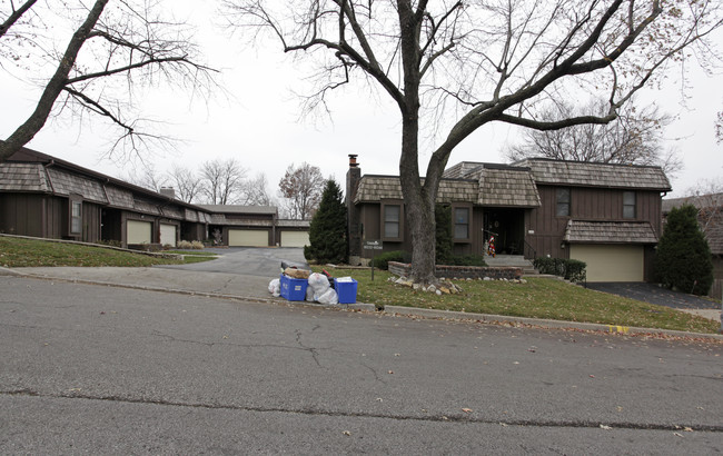 Cedarbrooke Townhomes in Kansas City, MO - Building Photo - Building Photo