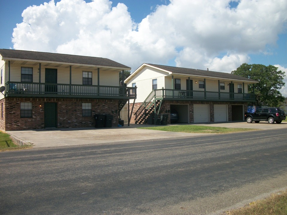 2721 Taft Ave in Groves, TX - Building Photo