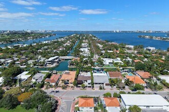 7910 Hawthorne Ave in Miami Beach, FL - Building Photo - Building Photo