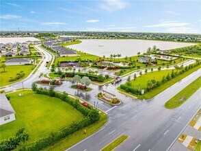 607 Parkshore Lk Ave in Cape Coral, FL - Building Photo - Building Photo