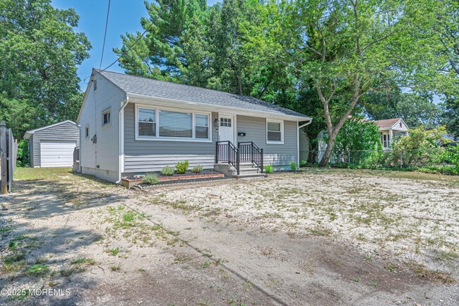 472 Pinecroft Dr in Brick, NJ - Building Photo - Building Photo