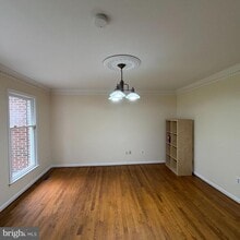 3502 Holly Rd in Annandale, VA - Building Photo - Building Photo