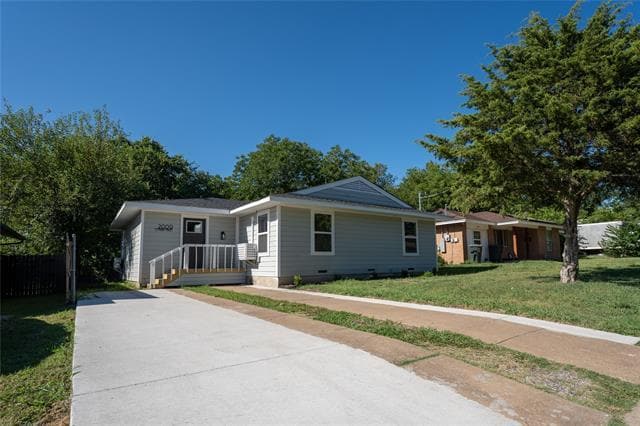 2009 E Cherry St in Sherman, TX - Building Photo - Building Photo