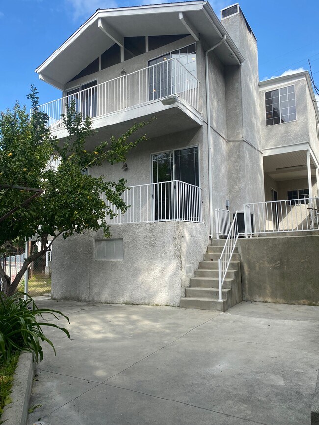 2063 Lilac Ln Rentals in Glendale, CA