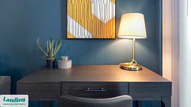 2323 E Highland Ave in Phoenix, AZ - Foto de edificio - Building Photo