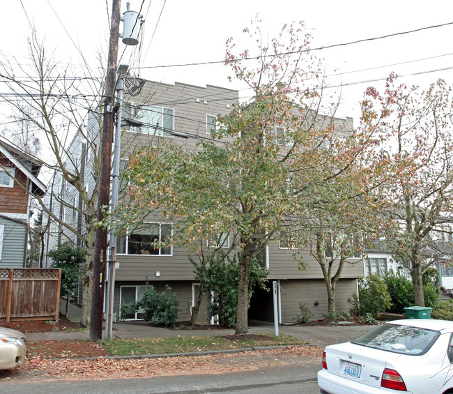 4422 Francis Ave N in Seattle, WA - Building Photo - Building Photo