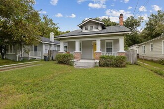 687 Bridal Ave in Jacksonville, FL - Building Photo - Building Photo