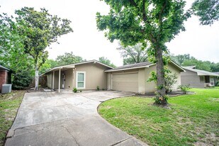 4522 Briarbend Dr in Houston, TX - Building Photo