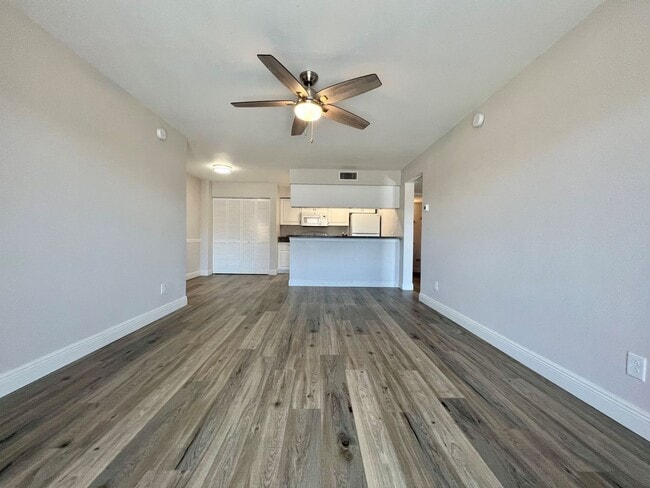 5319 Summerlin Rd in Ft. Myers, FL - Foto de edificio - Building Photo