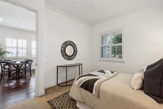 396 1st St in Los Altos, CA - Building Photo - Building Photo