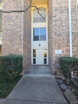 1819 Babcock Rd in San Antonio, TX - Building Photo