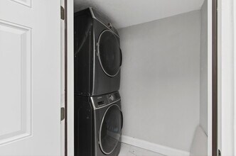 614 N E St, Unit #1 in Lake Worth Beach, FL - Foto de edificio - Building Photo