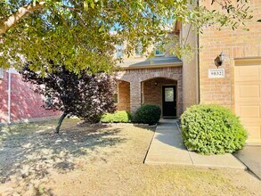 9032 Yellow Cedar Trl in Fort Worth, TX - Building Photo - Building Photo