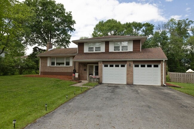 property at 1911 Longcome Dr