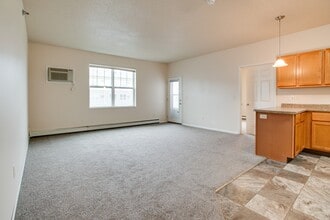 Boulder Ridge Apartments in Fargo, ND - Building Photo - Building Photo