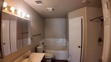 7503 Longing Trail in San Antonio, TX - Building Photo - Building Photo