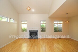 15720 NE 95th Way in Redmond, WA - Building Photo - Building Photo