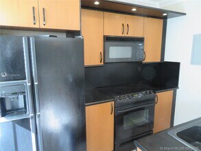 3375 Franklin Ave-Unit -B in Miami, FL - Foto de edificio - Building Photo