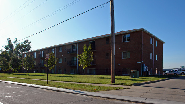 Henrietta Apartments in Cincinnati, OH - Building Photo - Building Photo