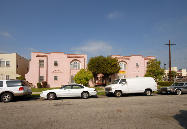 2615 Victoria Ave in Los Angeles, CA - Foto de edificio - Building Photo