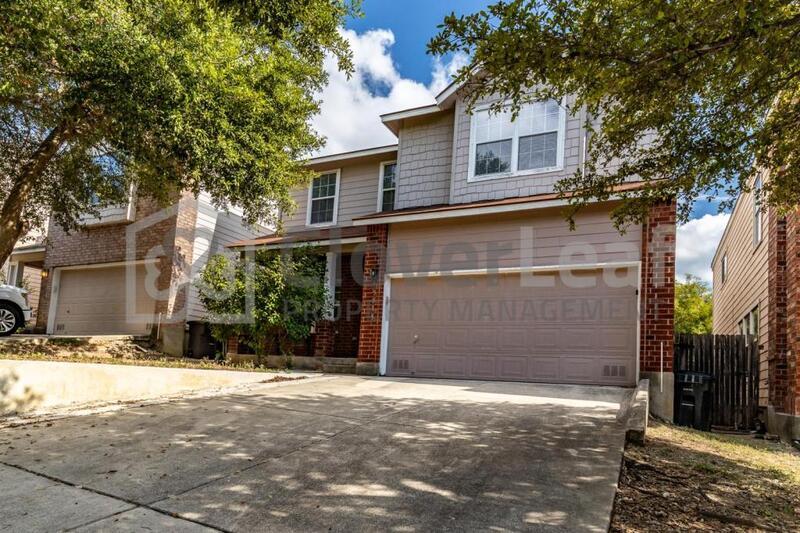 5515 Tomas Cir. in San Antonio, TX - Foto de edificio