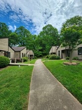 6 Woodlands Dr in Black Mountain, NC - Building Photo - Building Photo
