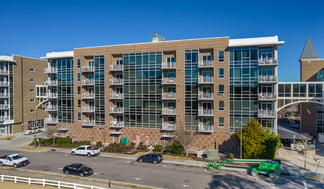 East 54 in Chapel Hill, NC - Foto de edificio - Building Photo