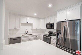 1115 14th St-Unit -302 in Santa Monica, CA - Building Photo - Building Photo