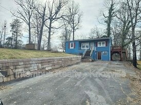 4450 Galbraith School Rd in Knoxville, TN - Building Photo