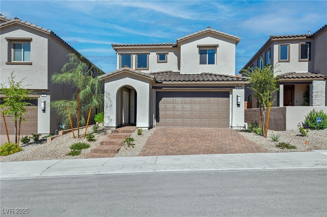 88 Via Franello in Henderson, NV - Building Photo