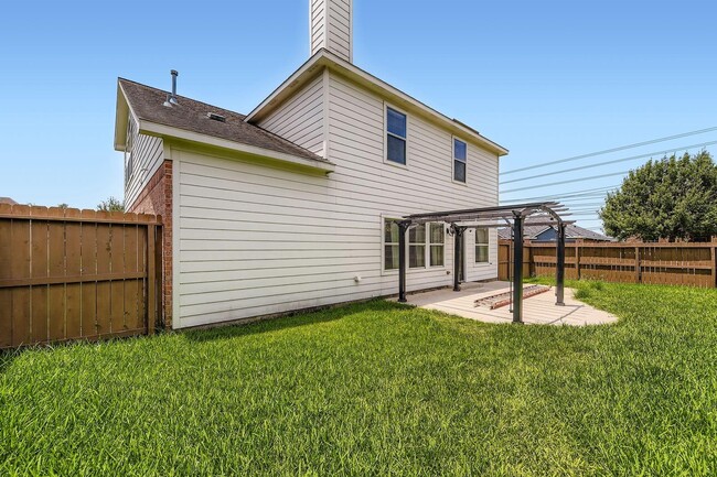 2105 Kingwood Dr in Deer Park, TX - Building Photo - Building Photo