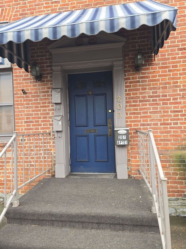 203 Lincoln Way E in McConnellsburg, PA - Building Photo - Building Photo