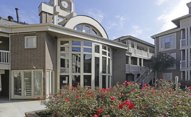 45Eighty Dunwoody in Dunwoody, GA - Foto de edificio - Building Photo