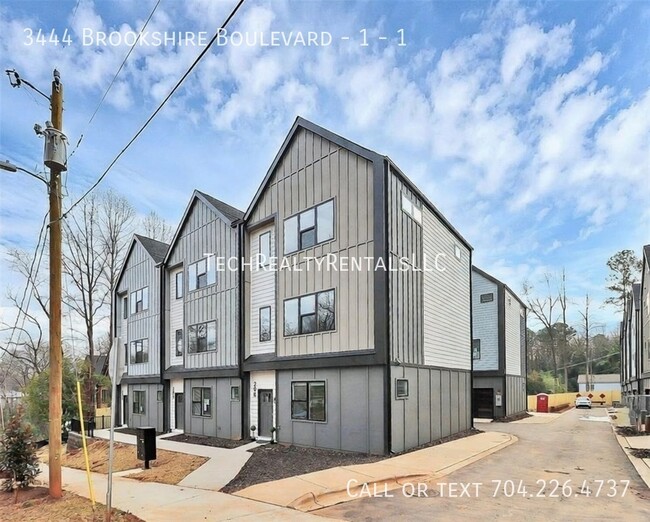 3444 Brookshire Blvd in Charlotte, NC - Building Photo - Building Photo