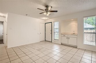 905 Chisholm Cove in Round Rock, TX - Building Photo - Building Photo