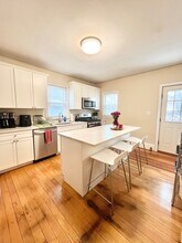 50 Atkins St, Unit A2 in Boston, MA - Foto de edificio - Building Photo