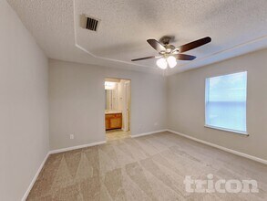 7650 Ginder Ct in Jacksonville, FL - Foto de edificio - Building Photo