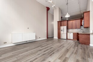 720 16th St Mall, Unit 207 in Denver, CO - Building Photo